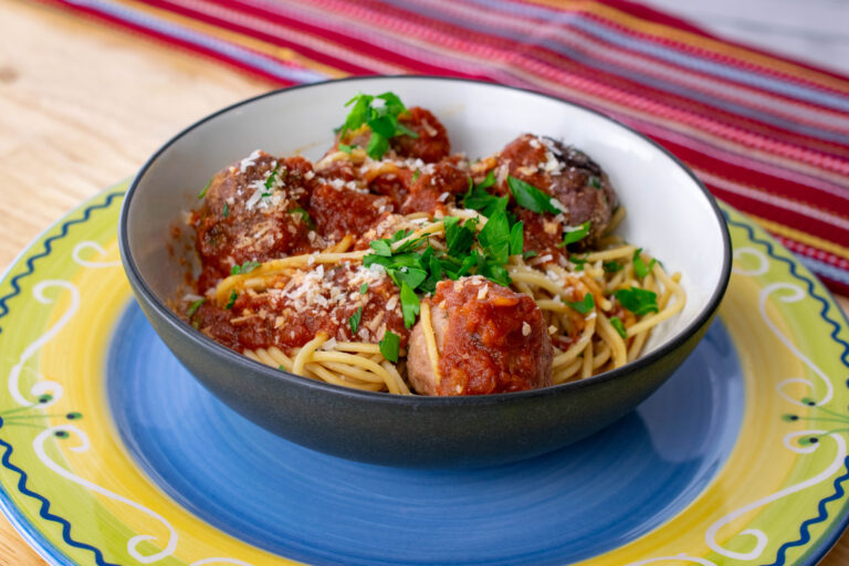 16394_VID_Turkey-and-beef-meatballs-with-whole-wheat-spaghetti